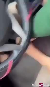 Em rau ngân hàng thích bú cặc trên xe